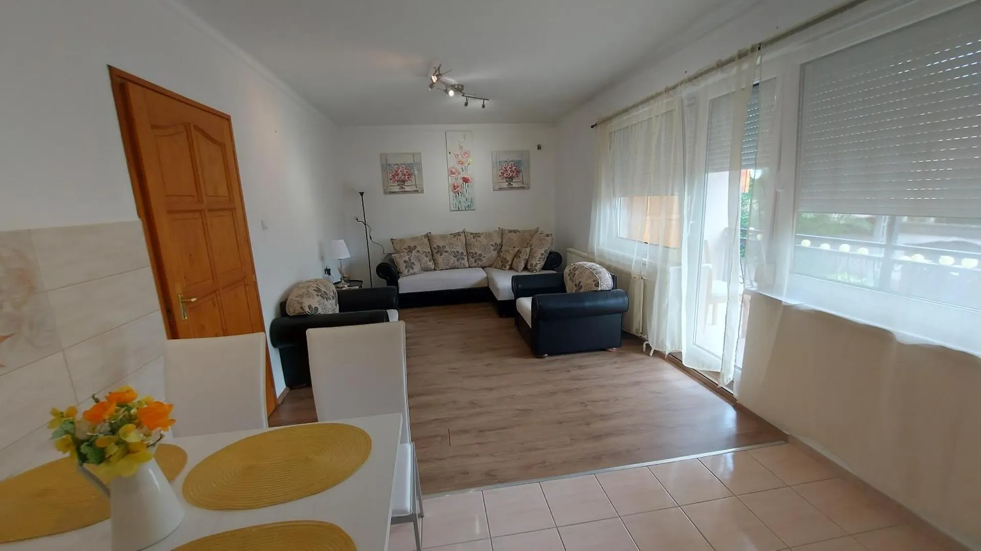 Zoeldfa Apartmanhaz Eger